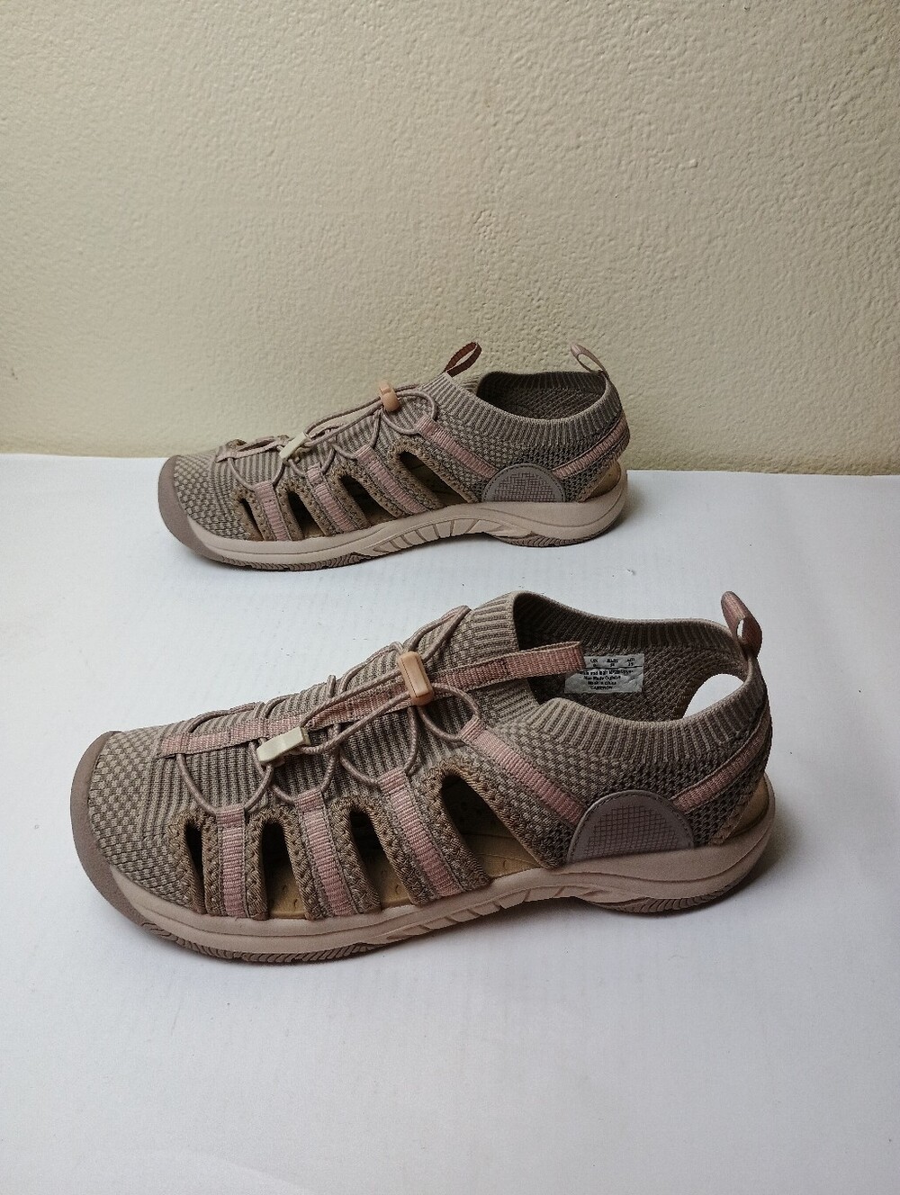Khombu Cameron 8M Neutral Knit Sock-Fit Toe Bumper Athletic Sandal - Beige/Taupe
